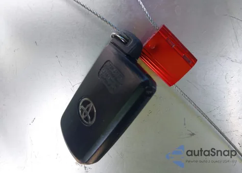 2014 Toyota Corolla Le Plus z USA, uszkodzony, nr VIN 2T1BURHE4EC024672